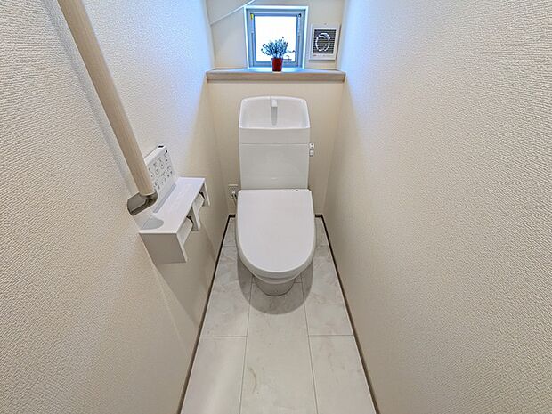 トイレは快適な温水洗浄機能付き