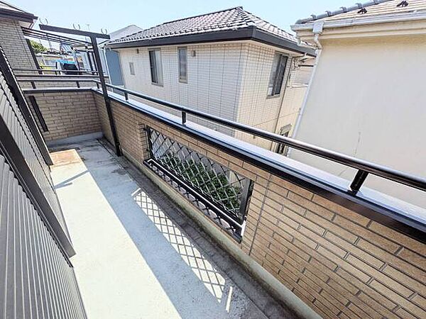 南東向きバルコニーで洗濯物も良く乾きます