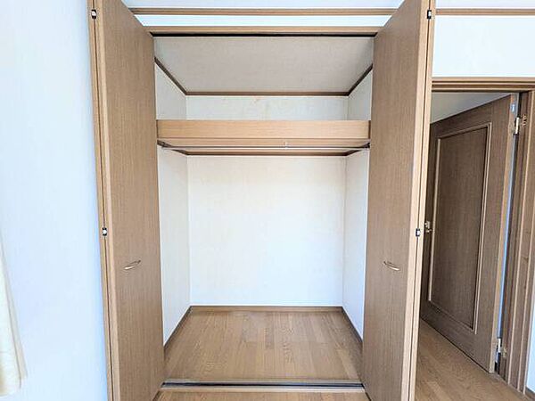 各居室に収納がございます
