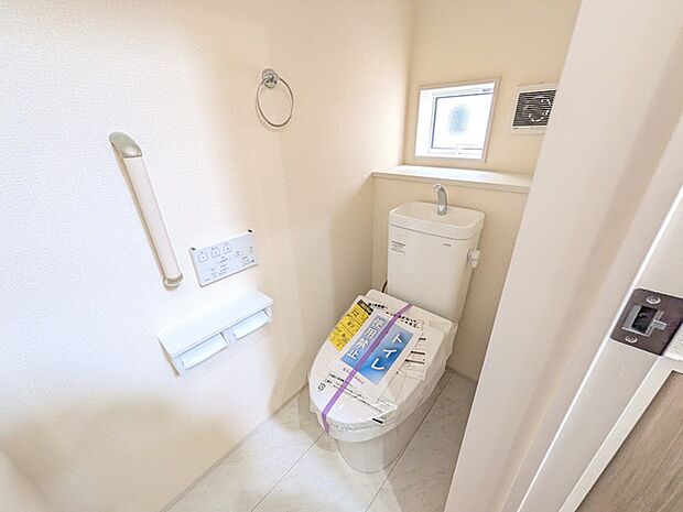 快適なウォシュレット付きトイレ