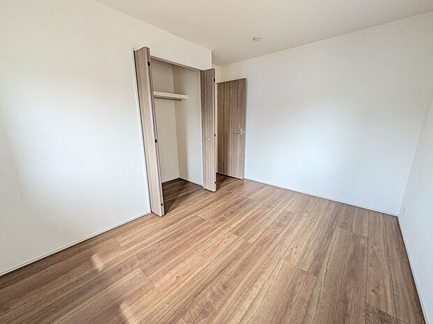 全居室収納スペースがついておりお部屋がすっきり片付きます