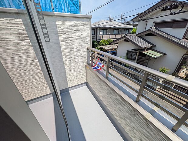 バルコニーは2か所あるのでお洗濯も干しやすい♪