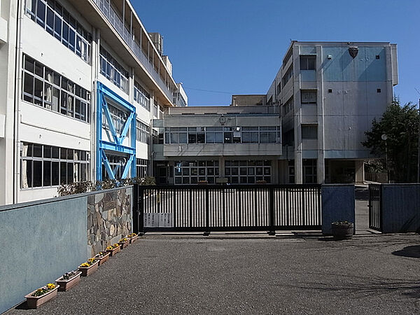 八千代市立八千代台西中学校130m徒歩2分
