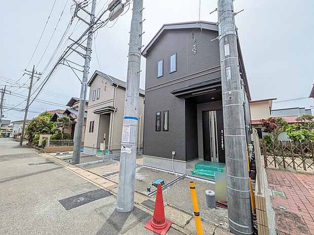 北東側約4mの公道に接道しています