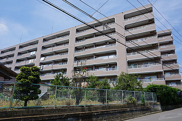 大成建設施工の7階建てマンション