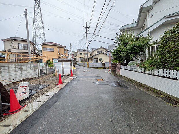 小学校・中学校も送迎が楽な徒歩10分圏内