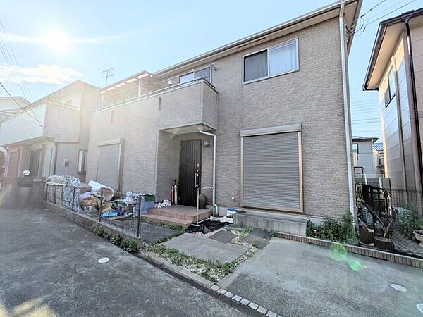 2面採光のお部屋が複数あるので、気持ち良い風が室内を通ります