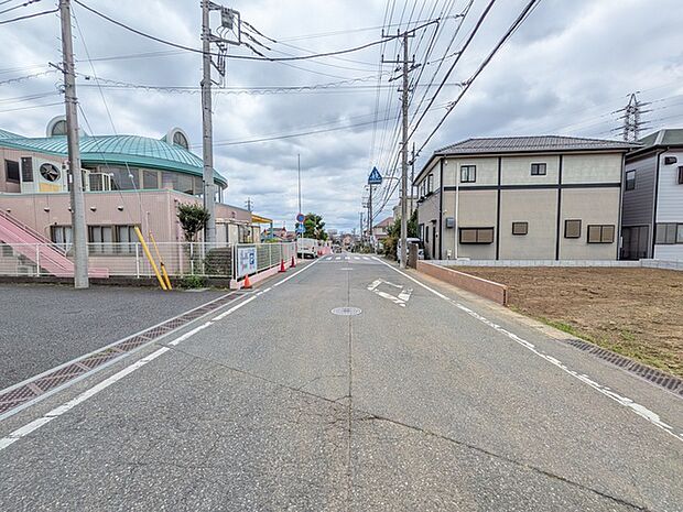 北東側道路 見通し良好です