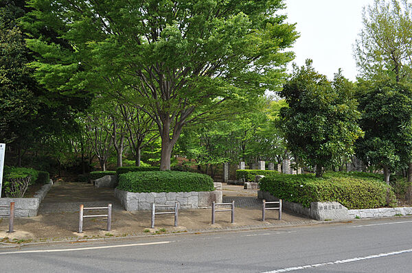 飯綱近隣公園180m徒歩3分