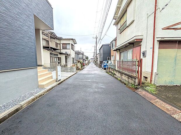 周辺は公園や市民の森が複数あり、ファミリー世帯にも優しい住環境です