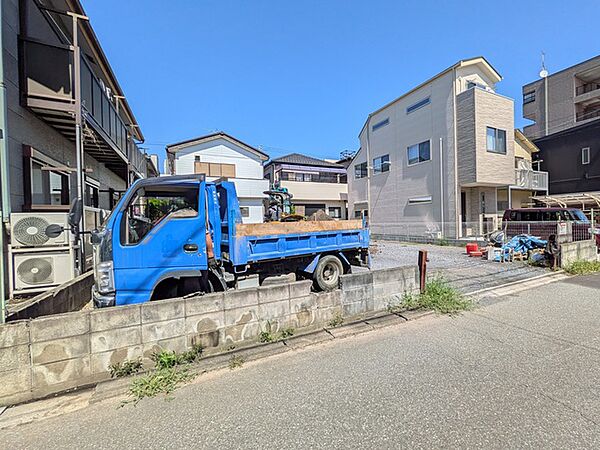 南側道路につき陽当たり良好です