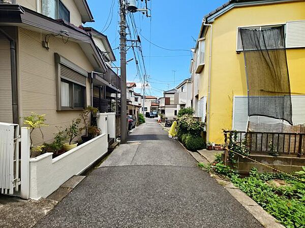 交通量が少なく、お子様にも安心の前面道路