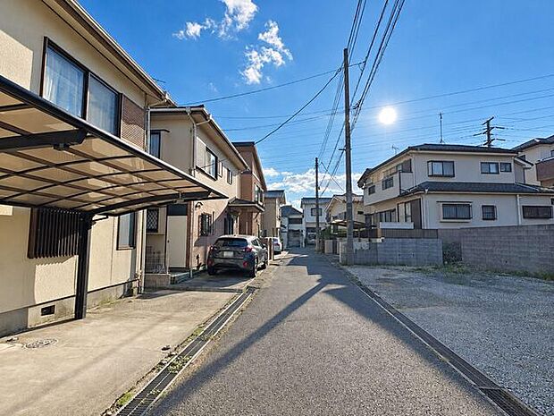 市街地から離れた落ち着きのある環境は、子育て世帯にもぴったりです