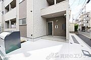 高槻駅より徒歩22分 新築 3階建の賃貸物件