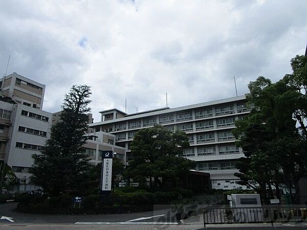 画像12:大阪医科薬科大学病院 徒歩9分。 710m