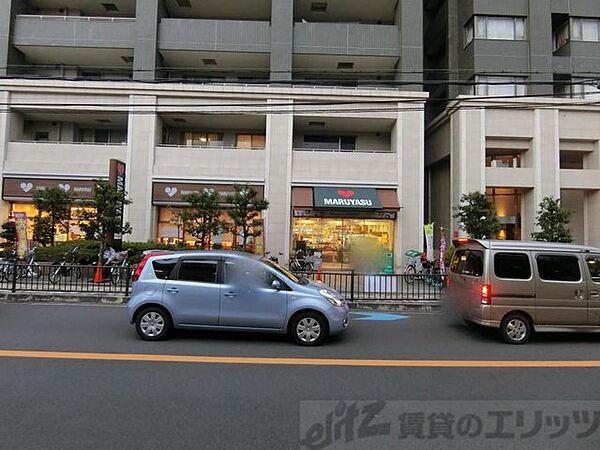 画像20:スーパーマルヤス茨木駅前店 徒歩12分。 940m
