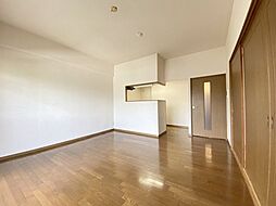 ロアール西山 2階3LDKのリビング/ダイニング