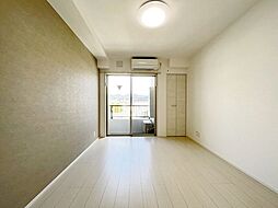 ファーストステージ城山 5階1Kのリビング/ダイニング