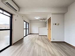 モアナベルコート 2階2LDKのリビング/ダイニング