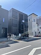 六町駅より徒歩8分 築2年2ヶ月 3階建の賃貸物件