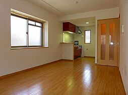 Green Street 壱番館 201