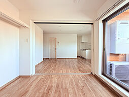 PEACE I 201 2階1LDKのリビング/ダイニング