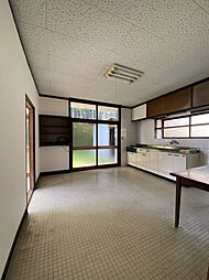 己斐西町戸建て 1階5LDKのリビング/ダイニング