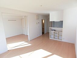 メゾン四季弐番館 101 1階2LDKのリビング/ダイニング