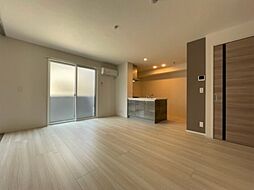 Ｂｒｉｇｈｔｅｓｔ船越 104 1階1LDKのリビング/ダイニング