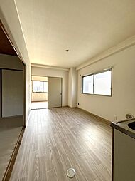 ロイヤル石田 A棟 302