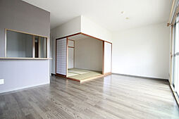 コンフォートマンモト 102 1階2LDKのリビング/ダイニング