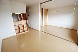 ヴィラージュ　C棟 206 2階2DKのリビング/ダイニング