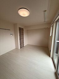 ジョイグリーン 102 1階1Kのリビング/ダイニング