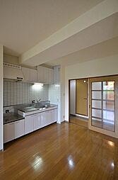 サンリバー 202 2階2LDKのリビング/ダイニング