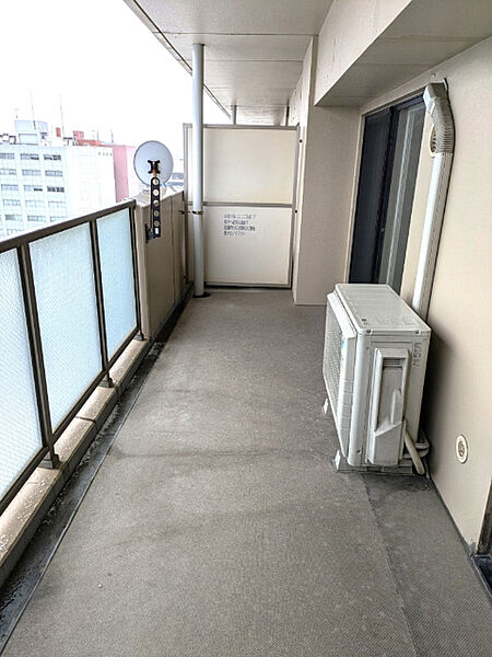 10階からの景色が眺められるバルコニー