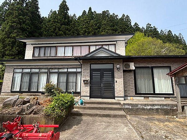 detached 秋田県南秋田郡五城目町舘越字舘回
地図を見る