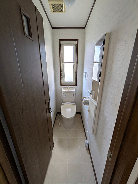 2階トイレです