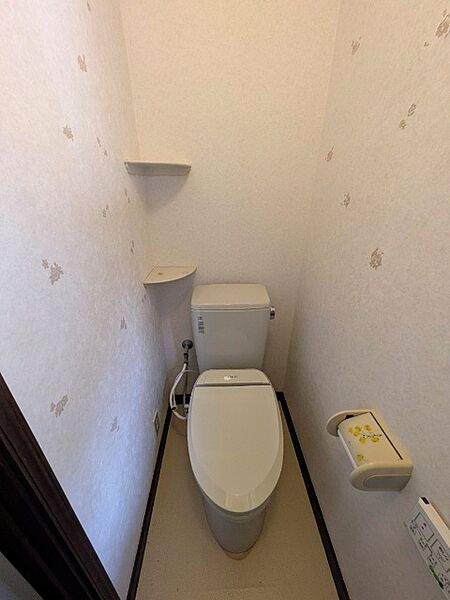 2015年に交換済の1階トイレです