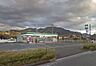 周辺：ファミリーマート 八幡上香月一丁目店（1359m）