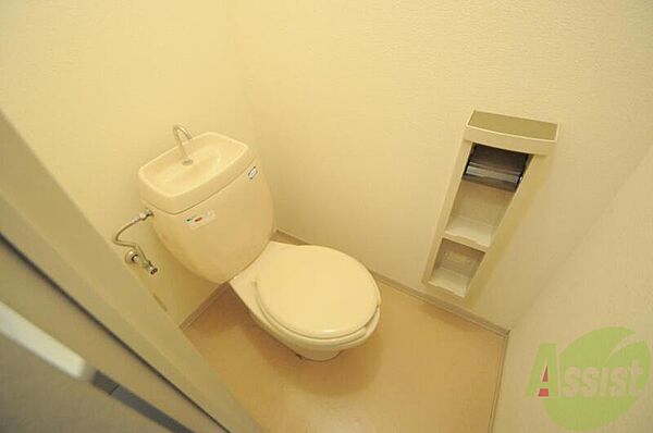 画像11:おトイレにはトイレットペーパーの予備置場もあります。