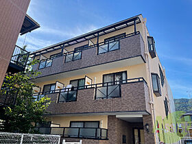 VILLA　WEST六甲  ｜ 兵庫県神戸市灘区篠原南町5丁目3-6（賃貸マンション1LDK・1階・38.98㎡） その1