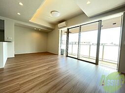 シー・クリサンス西岡本 3階2LDKのリビング/ダイニング