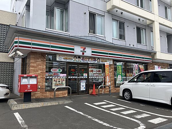 セブンイレブン札幌北35条店/徒歩2分