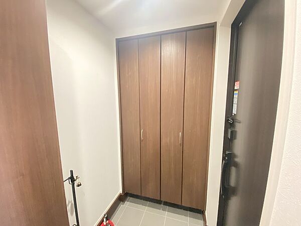 大型のシューズボックス付き！靴集めが趣味の方にオススメです！