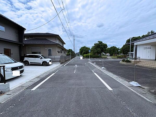 コンビニ徒歩10分圏内！バス停徒歩約7分！