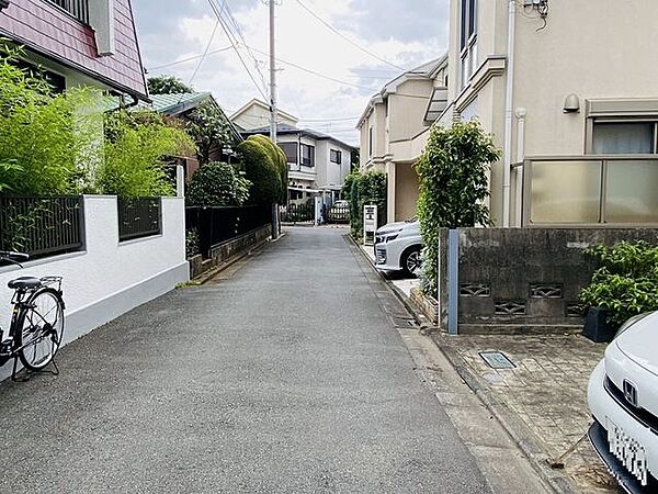 北西側前面道路約4ｍございます