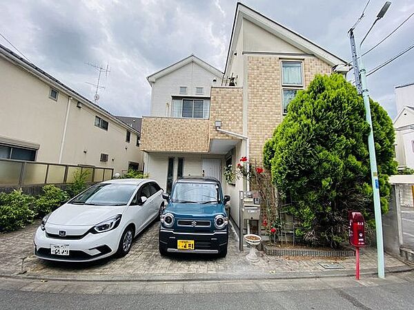 周辺には公園やドラッグストアなどがあり、お買い物ができる立地でございます