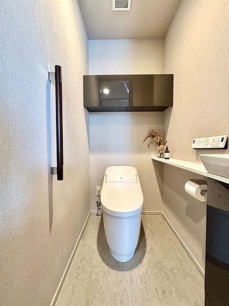 手洗い付きタンクレストイレ