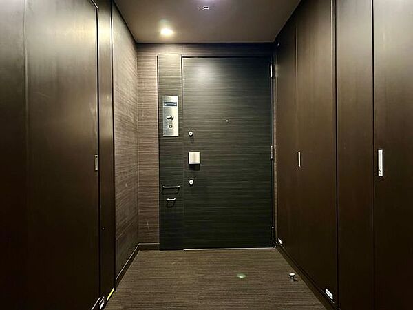 玄関扉