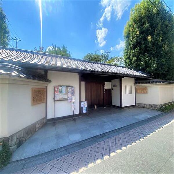 豊島区立目白庭園 724m